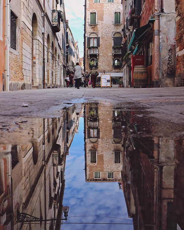 MagnificaLounge's tweet image. Drops in Venice...
#Venice #rain #streetphoto #ストリートスナップ
📷@Panguizzo