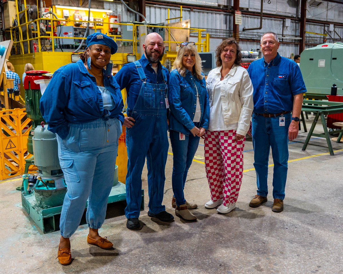 Smith_Loveless's tweet image. S&amp;amp;L® hosted a Denim &amp;amp; Dice Day for employees last week with Free Breakfast and Prizes for the Luckiest Dice Rollers! S&amp;amp;L Employees dressed in their finest denim to mark the occasion—and some of them walked away with some awesome prizes! #EmployeeAppreciation