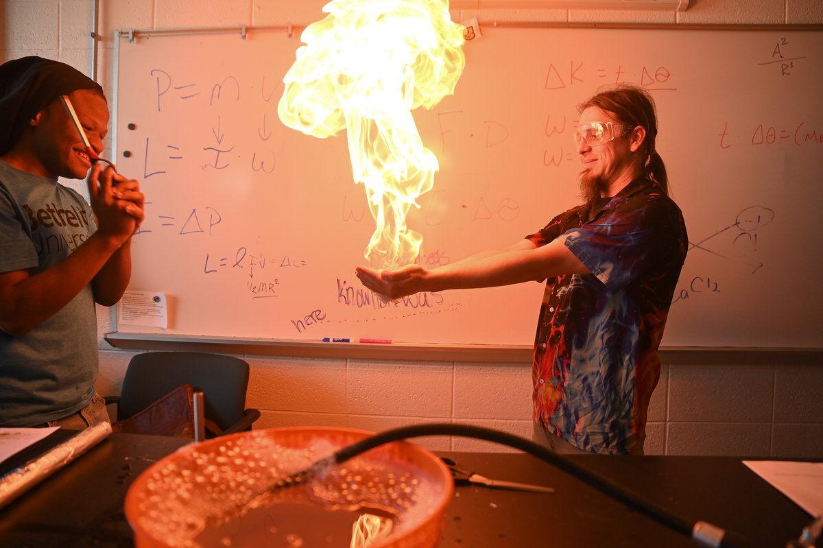 SBWashingtonHS's tweet image. Chemical Reactions, 🔥🔥results. 
Mr. King’s class dove into how different chemicals speed up reactions — and what happens when those reactions bring the heat. Controlled fire, real science, big curiosity. #everonward #pantherpride