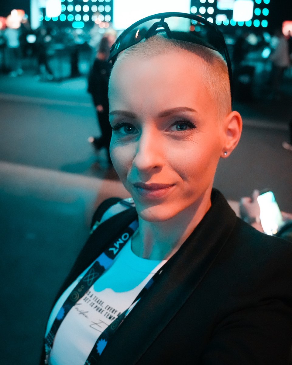 Anike Ekina tweet media