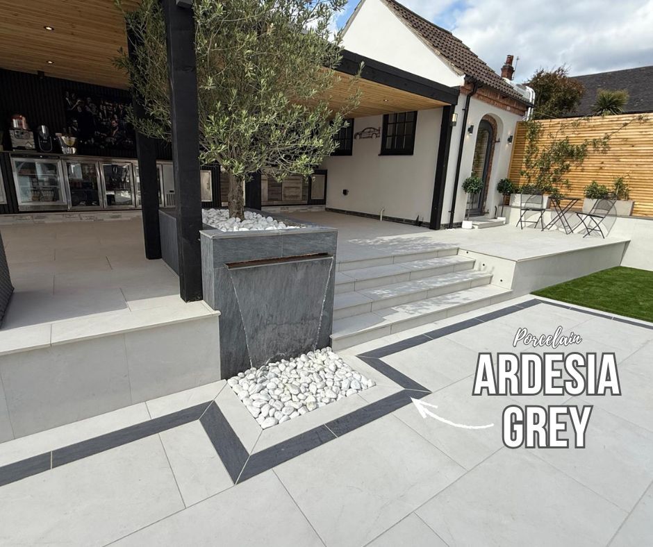 PSD_UK_LTD's tweet image. Check out this premium bundle of materials used by Collier Ltd 😮

Our Aramis White and Ardesia porcelain can work wonders for your garden, or check out our Anthracite composite cladding for sleek and modern spaces 🤩
 
☎️ 01909 768 760 

#paving #landscaping #aramis #white #grey