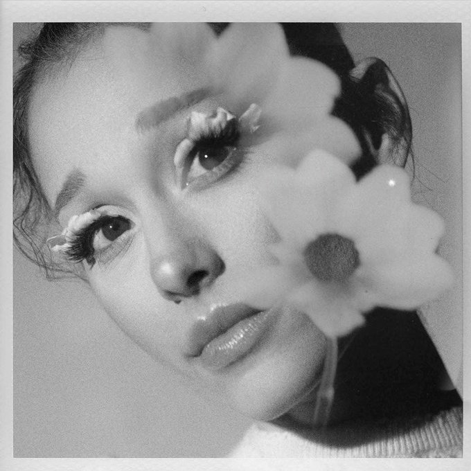 Ariana World HQ ☀️ tweet media
