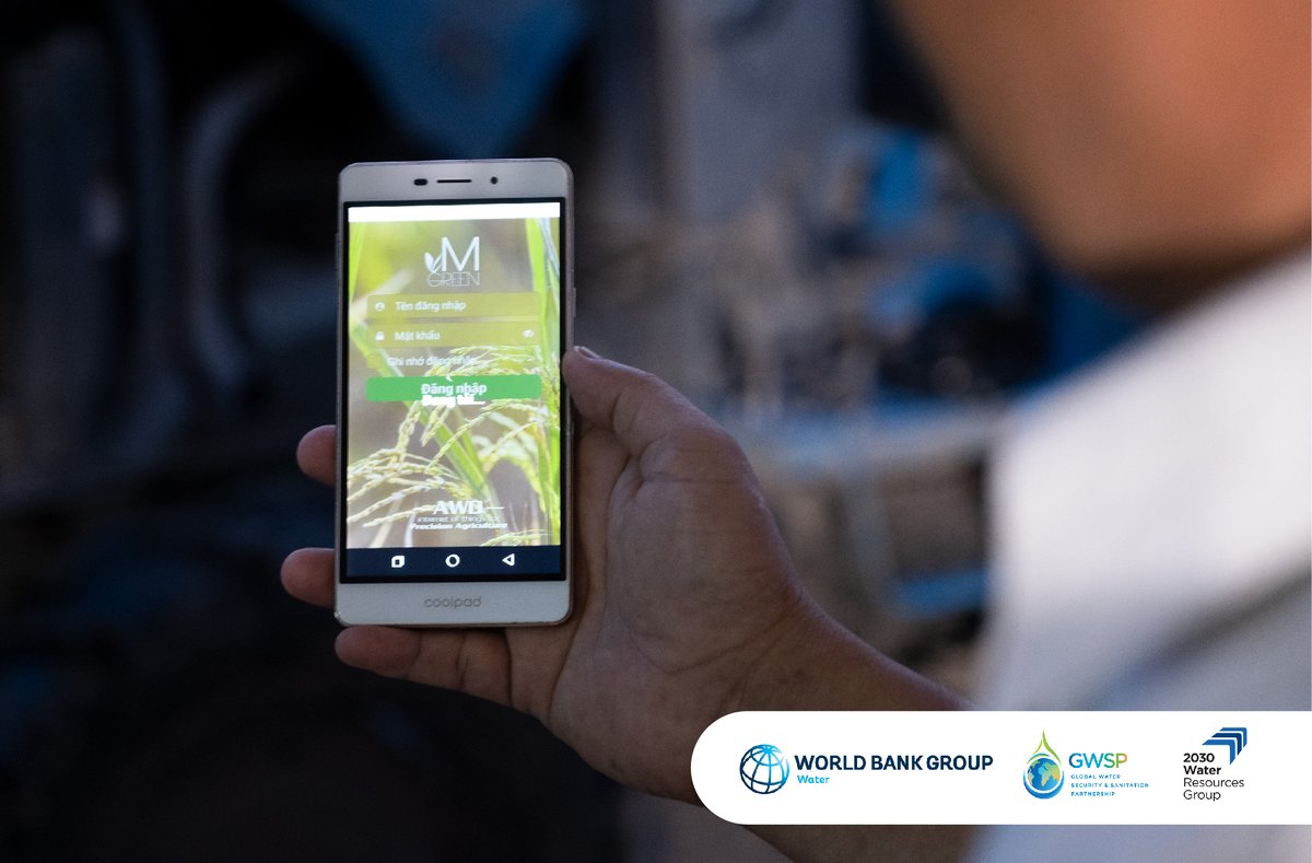 TheGwsp's tweet image. 🌾📱"Smartphones can monitor the #water level more precisely than our eyes," shares farmers in Mekong Delta. 

With alerts &amp;amp; sensors checking every 5 mins, farmers in Viet Nam are saving water, boosting efficiency &amp;amp; reducing methane emissions.

Read more: wrld.bg/zUYk50YUOeG