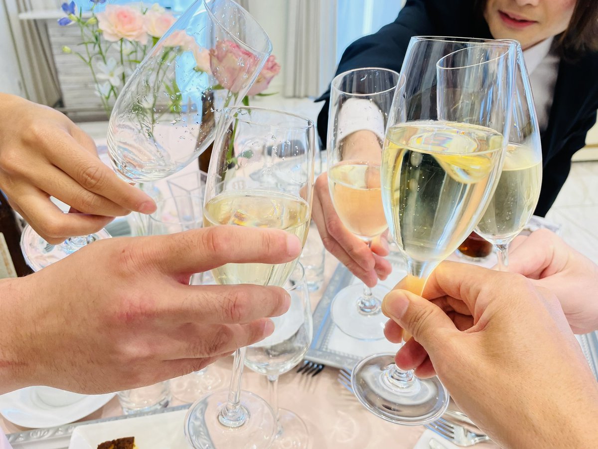 Kuni_MFS's tweet photo. 今日は友人の結婚式でした！💒

なーんて幸せな空間なんでしょ✨✨
めっちゃいい雰囲気の結婚式だった

おれも結婚したくなったな（？） https://t.co/B4tcvW8q8v