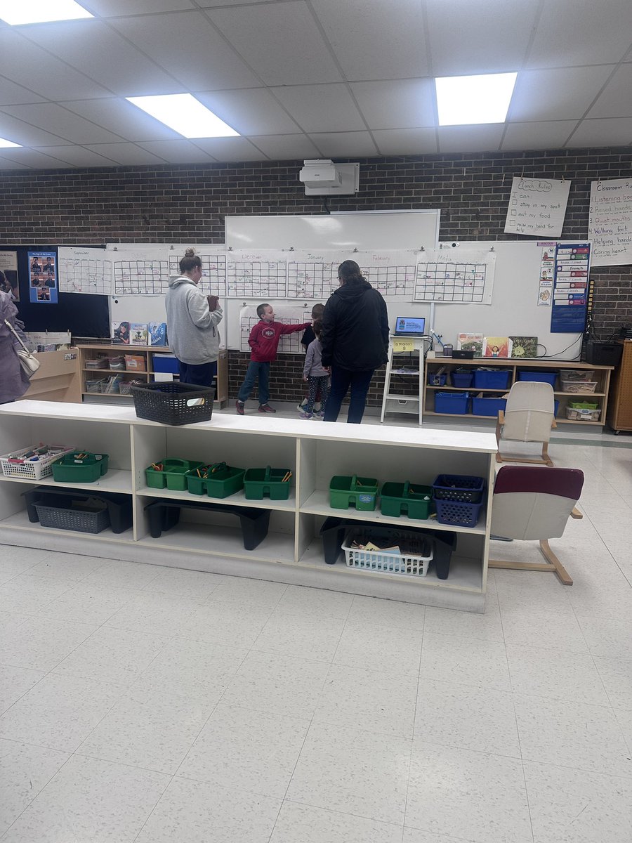 MrsLucas_OCT's tweet photo. Our Wonderful Ones loved showing off what we’ve done this year. 
#CathEd ✝️💜
#OCSB https://t.co/EgvxYR8JlJ