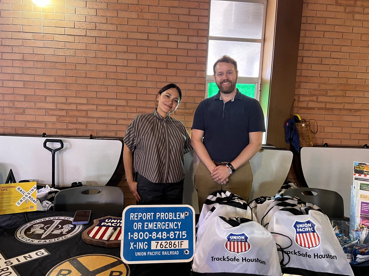 EtchedAffect's tweet photo. It was an honor to be part of a cultural celebration @MissionMilby where community partners came together to bring resources, goodies and fun to families in the neighborhood. 

#EtchedinAction #Community #Culture https://t.co/1UsMJ6d0LU