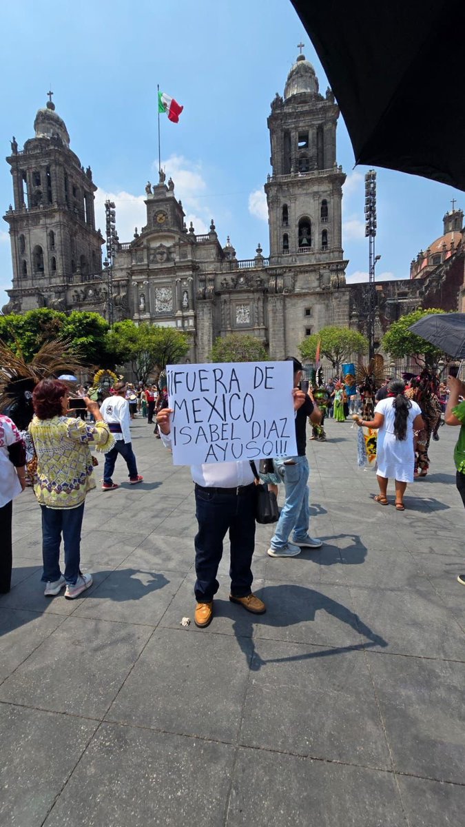 El Charro Político tweet media