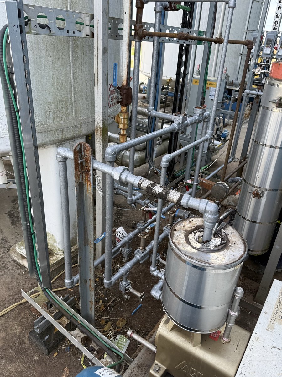Corrcoat's tweet photo. Protect Your Pipe!

It’s better than having to replace it. 

Here is one of our Ontario team members doing some CUI work at one of the local facilities. 

#corrosion #maintenance #coating #construction #vancouver #edmonton #hardisty #sarnia #bluecrew #bluecollarconfidence https://t.co/ZTOBwQkiyh