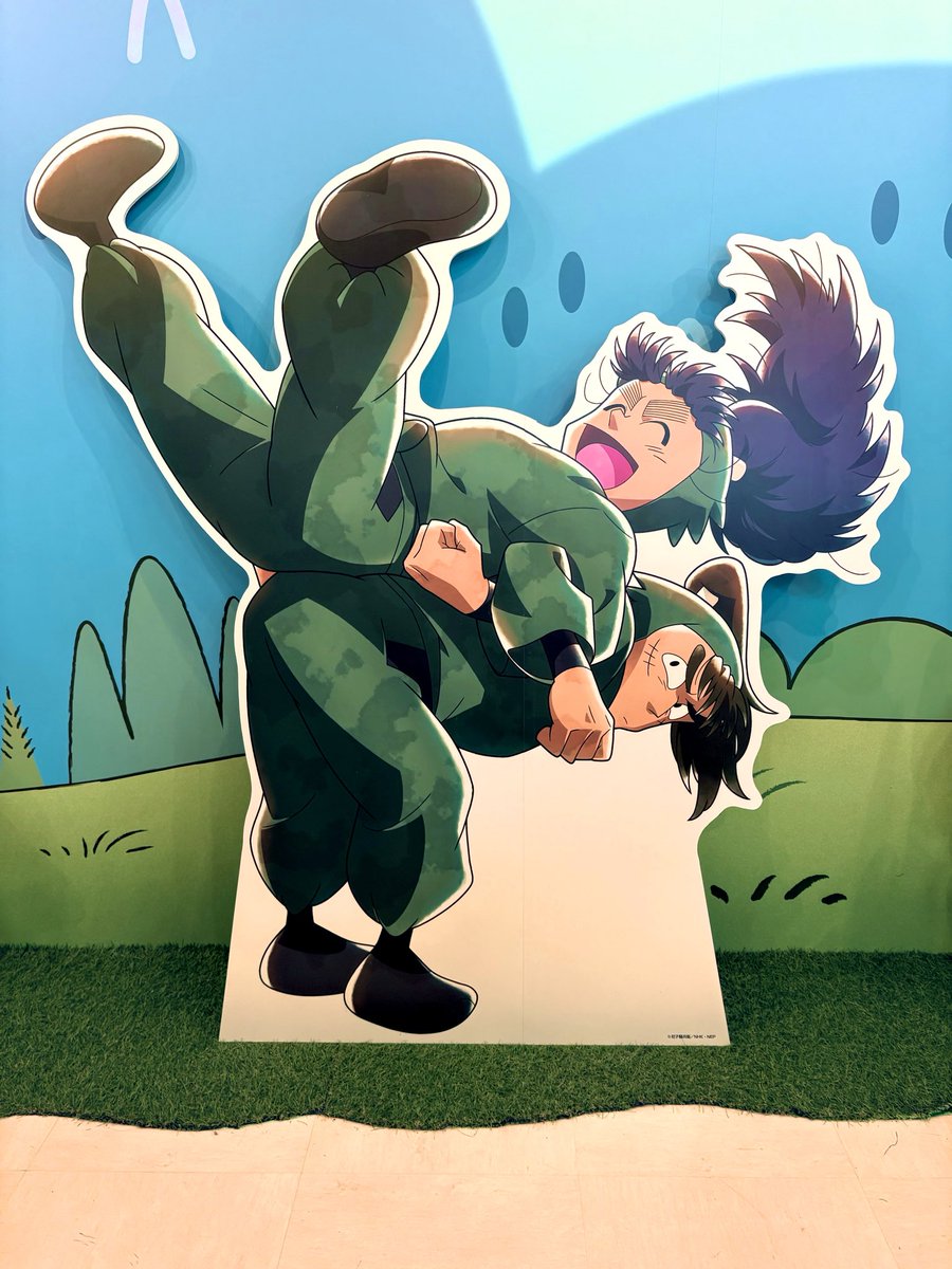 prpr_eee's tweet photo. 等身大？パネルは画像の店舗さんにて展示されてました！！！！！！！他キャラのパネルもありました！！！！！グッズも先行発売されてました！！！！！公式神には来年も再来年も十年後も最高新規グッズを作り続けて欲しいので皆さんも買ってください！！！！！！！！！！！詳細はRTした公式を見てくだs https://t.co/C2oqFIzuLL
