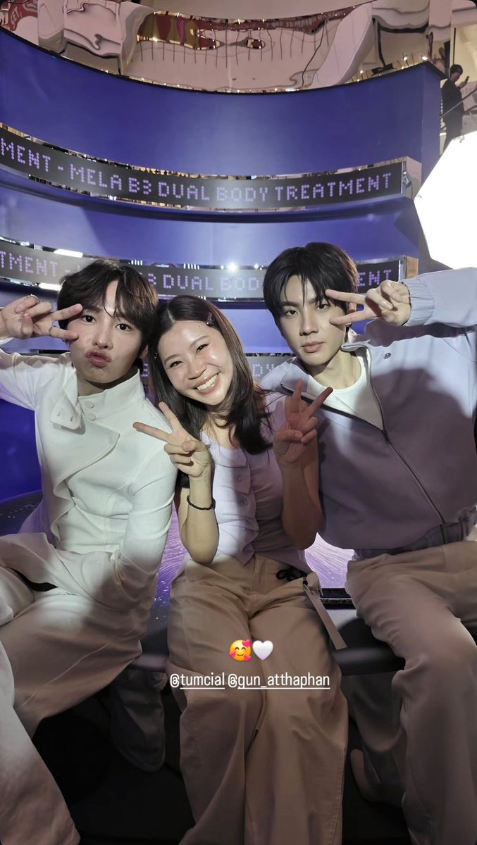 เด็กจิ๋วกับพี่ๆน่ารักปากจู๋😚💜🤍

IGs : bumm608

OFFGUN BRIGHT UNLOCKED

<a href="/AtthaphanP/">ATTHAPHAN PHUNSAWAT</a>
#MelabodyxOffGun
#กันอรรถพันธ์ #GunAtthaphan