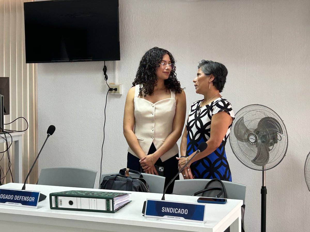 ⚖️🚨 Debido a la incomparecencia del MP de #ConsueloPorras, se reprograma el juicio de Claudia González para el 12 de mayo de 2027. El Tribunal argumenta carga laboral.

📌 Los fiscales no se presentó pese a que el debate estaba previsto desde octubre de 2025.

🗣️ “Desde octubre