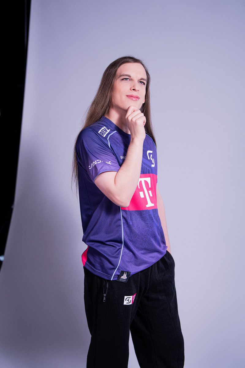 GWolfieG tweet media