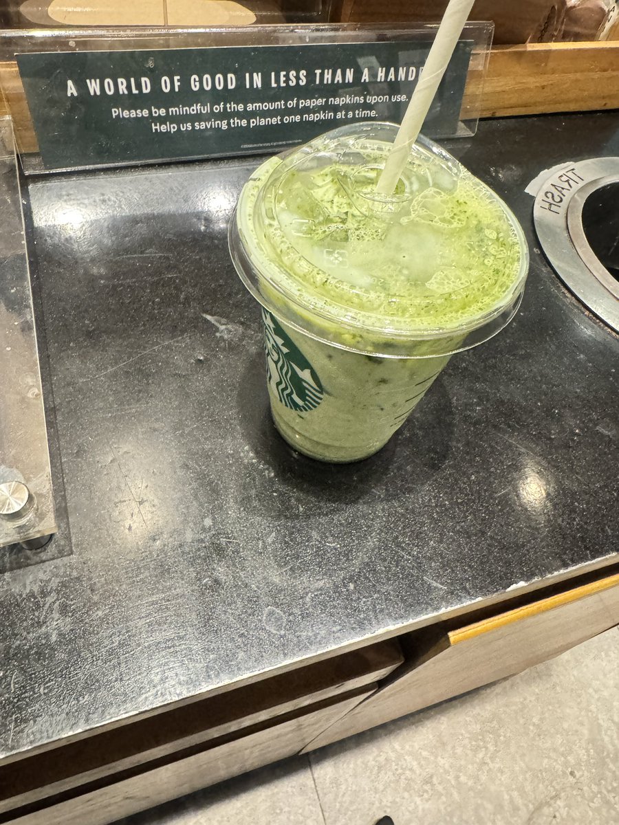 notmeight's tweet photo. kapan ya berhenti minum matcha https://t.co/9Sm5LUACEf