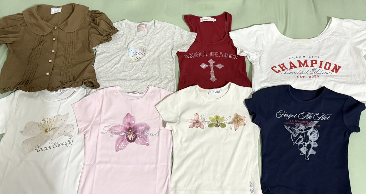 ⋆.˚ 🪽ส่งต่อเสื้อผ้า new,used ⋆.˚ 
📮🛒ค่าส่งเหมาๆ 45  
🏹 รี+ปัก ลด 5  
      ลง พรุ่งนี้น้า 06 /  20.00 น. 

#ส่งต่อเสื้อผ้า #ส่งต่อเสื้อผ้ามือสอง #โล๊ะตู้เสื้อผ้า #เสื้อผ้ามือ2 #ส่งต่อstylistshop #ส่งต่อvgh #ส่งต่อcintageshop 
#ส่งต่อbeming #ส่งต่อduex
