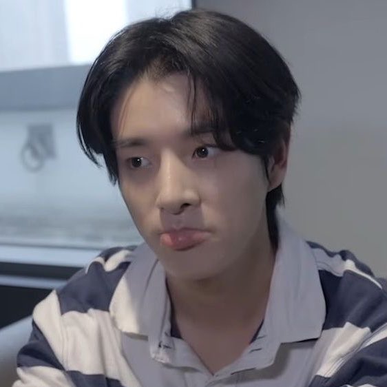 sleeptighting's tweet photo. pouting since day one https://t.co/aSyvFLHyPz