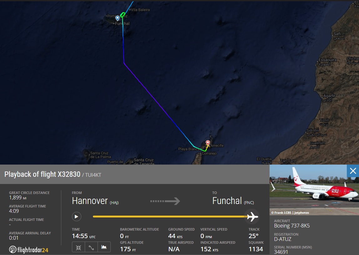 AirportWebcams's tweet image. DIVERSION: TUIfly #X32830 Hannover to Madeira (Boeing 737-800 D-ATUZ) just diverted to Lanzarote due to poor weather @ FNC.
FNC: airportwebcams.net/madeira-airpor…
ACE: airportwebcams.net/lanzarote-airp…
'UZ is in RIU Hotels &amp;amp; Resorts livery: airportwebcams.net/special-liveri…

(c) webcam host
#avgeek #aviation