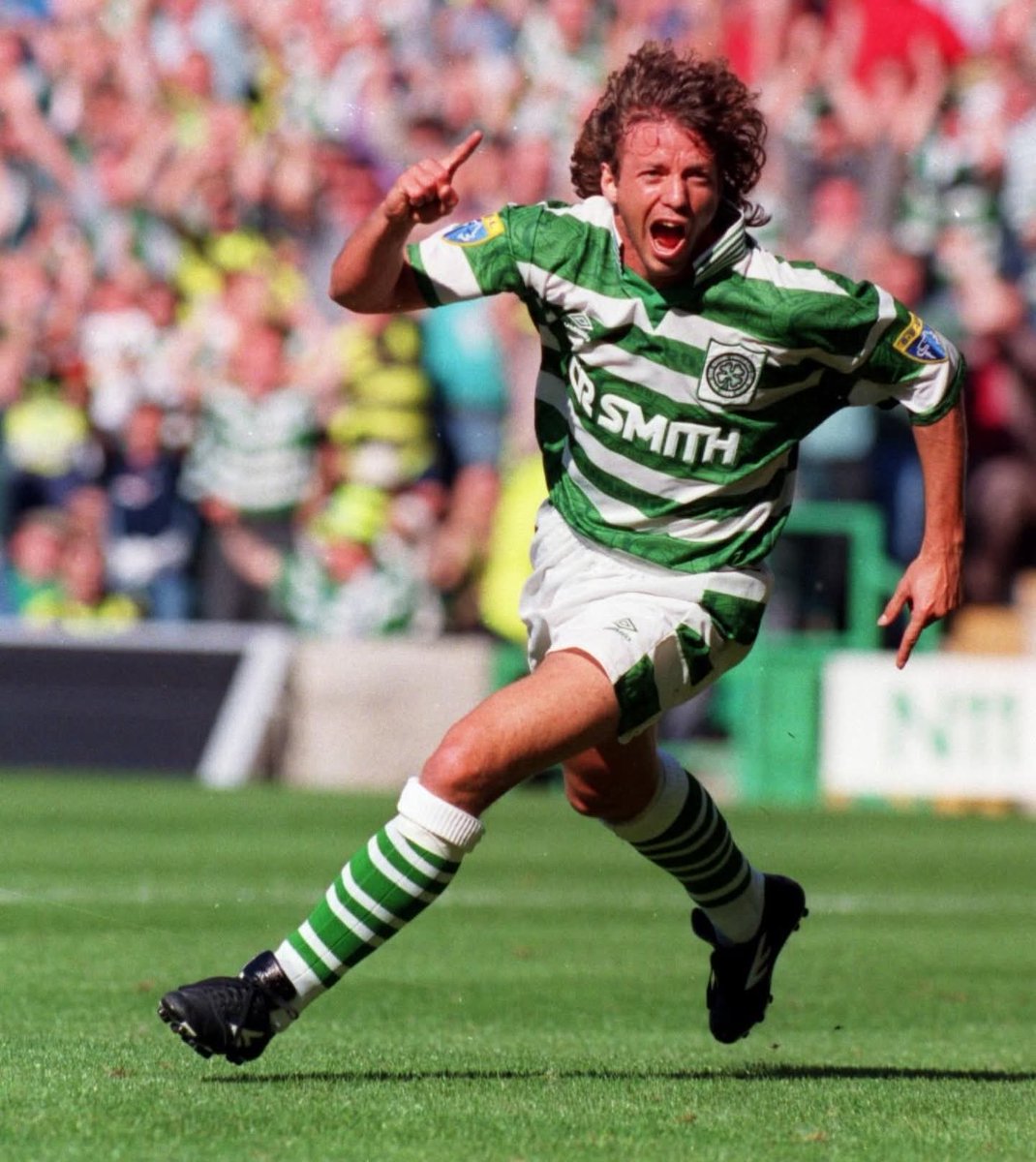 90sfootball's tweet photo. Jorge Cadete at Celtic

🏟️ 49 Appearences
⚽️ 38 Goals https://t.co/fQessNGMbZ