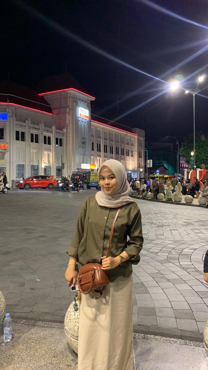 manusia tweet media