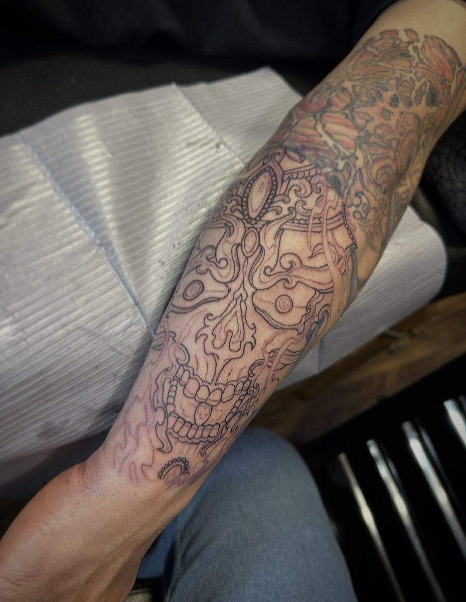 2FACE TATTOO STUDIO tweet media