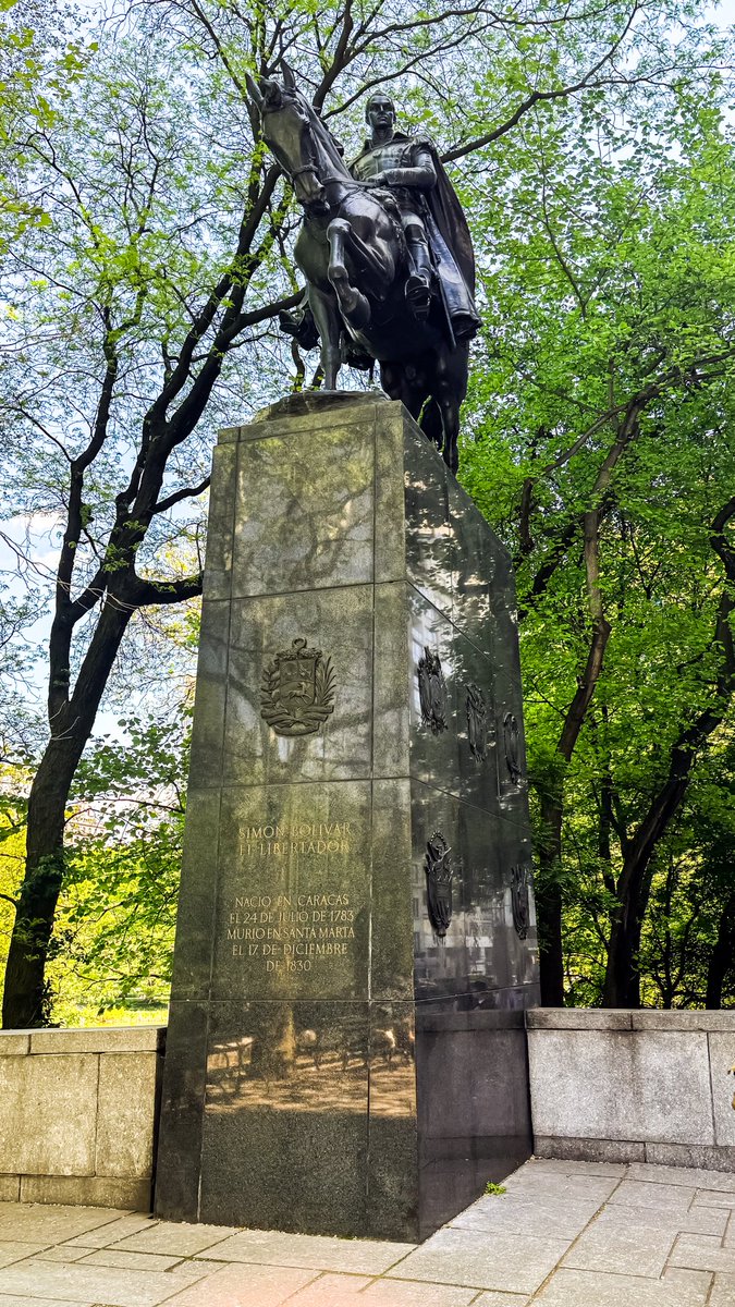oswaldosrm's tweet image. Channeling the spirit of freedom and revolution 🌟✨ Here in Central Park, I’m reminded that every great journey begins with a dream. Let's embrace our passions and march forward, just like Bolívar! 💪🇻🇪

📍New York City, EEUU 🇺🇸 

#CentralPark
#Inspiration
#Revolution
#DreamBig
