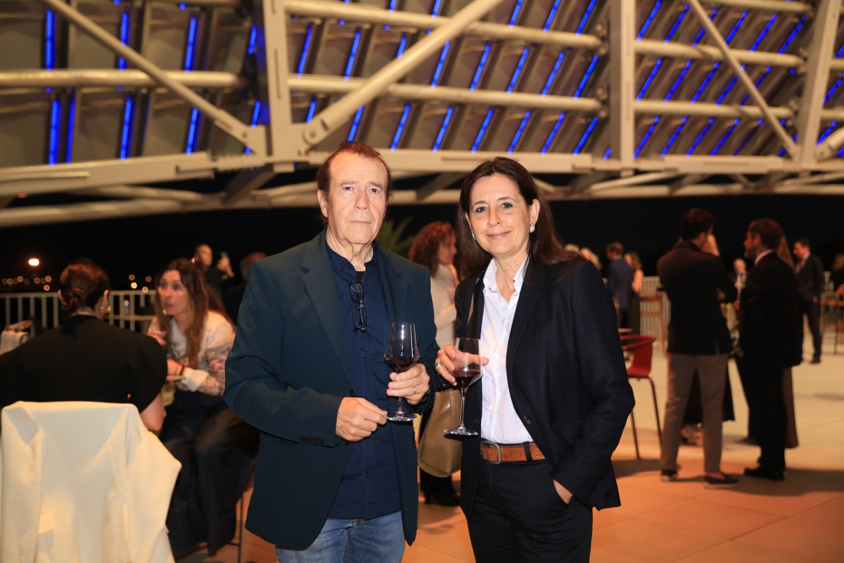F_ARTFILMS's tweet photo. ENHORABUENA por el XVI ANIVERSARIO de @valenciaplaza  celebrado en el @RoigArena . Un diario con un papel esencial como altavoz del tejido económico y empresarial de la Comunitat Valenciana. https://t.co/nELhyic21H
