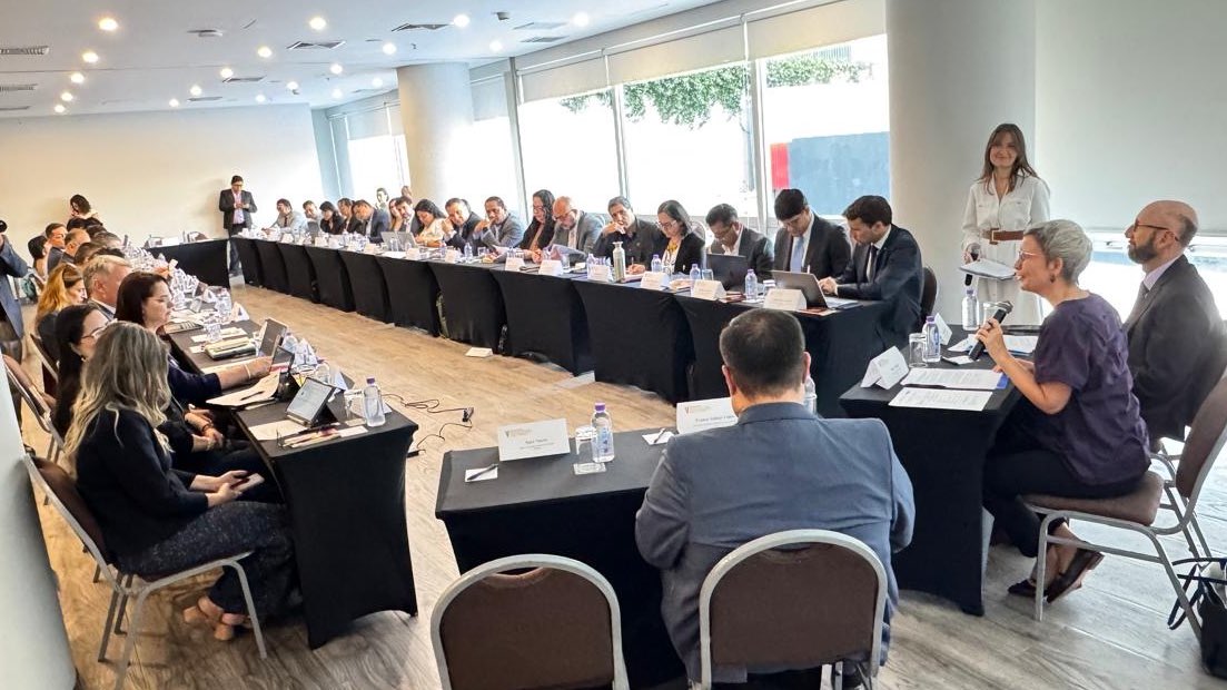 OACNUDH's tweet photo. Hoy inicia en #Lima el V Encuentro Regional sobre Políticas de Protección de Personas Defensoras #DDHH en #Latinoamérica. Representantes estatales de la región intercambiarán buenas prácticas para fortalecer la prevención, el análisis de riesgo y la protección colectiva de las personas defensoras de DDHH.

Este encuentro es organizado por @OACNUDH @CIDH con el apoyo de @SwedeninCOL @kmetell