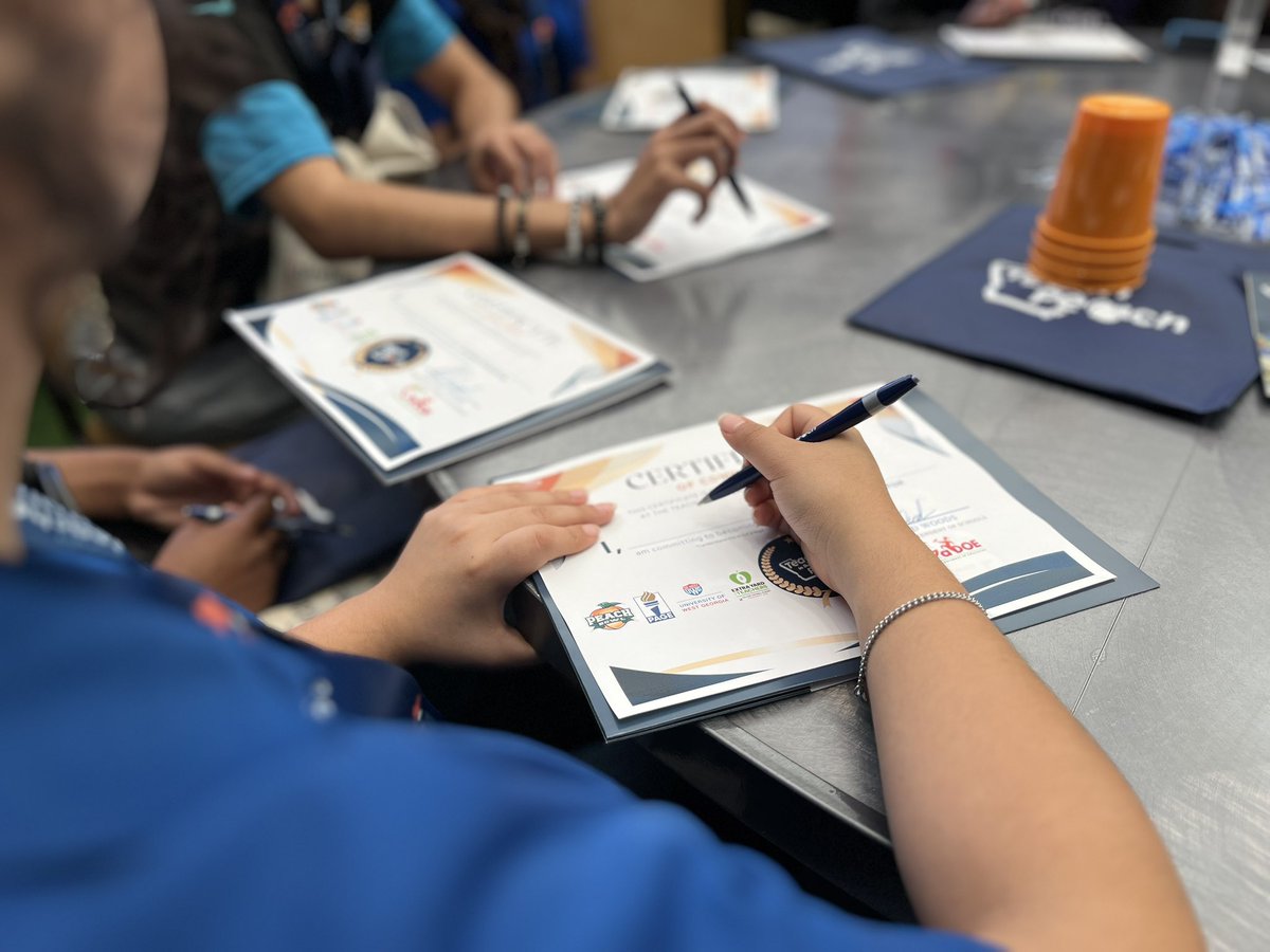 DeaKunovac's tweet photo. Congrats to our future educators in Fulton County Schools! Today’s Teach in the Peach signing day was an important reminder of the impact educators have on our community and a beautiful celebration of those who’ve committed to pursue the most noble profession! @TeachinthePeach https://t.co/c9CCLj50qX