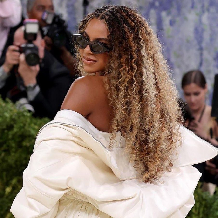 Beyoncé Access tweet media