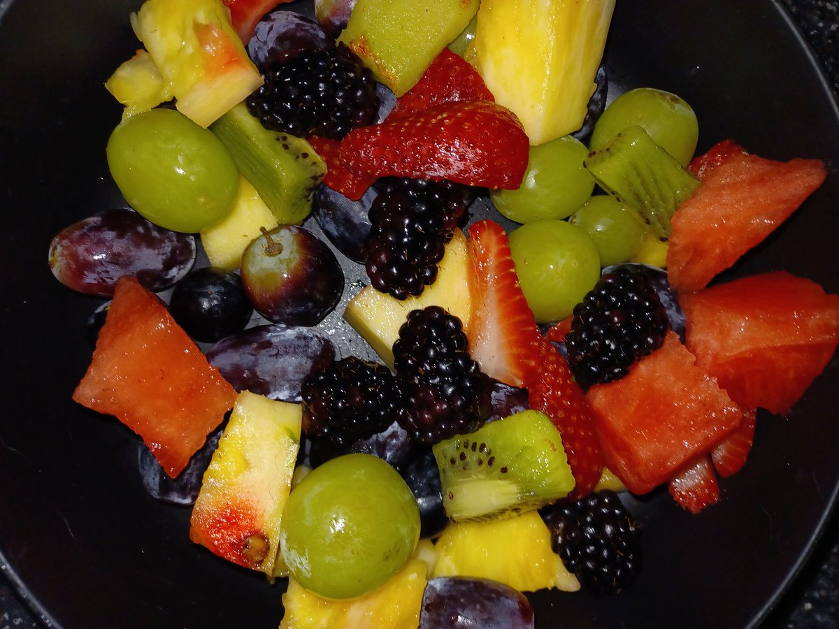 Crystal_Mar87's tweet image. Morning fruit bowl. Sorry it's late, guys. I am so behind on everything today! 

@PuzzlingCrimes @tonbens487 @ShanaLeePNW @rebecca_sa37960 

There is a little something extra I added in my comments just for you guys!! 😀 

#fruit #fruitbowl #healthy #weightloss #journey