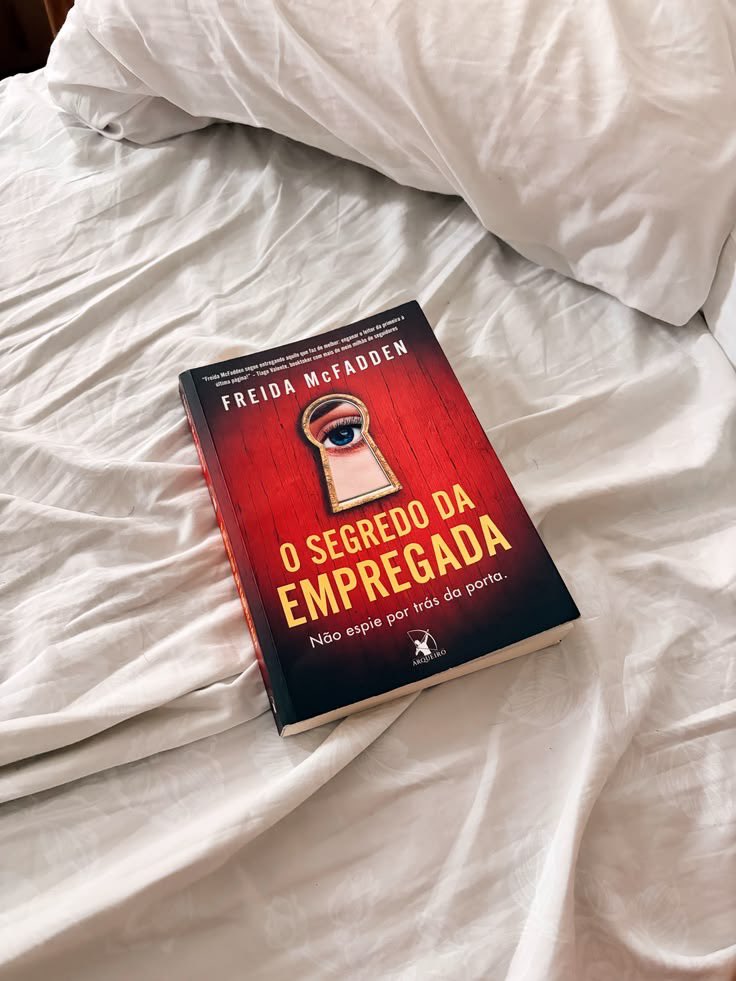 strokinz's tweet photo. O segredo da empregada - Freida McFadden

⭐️⭐️⭐️⭐️

Surpreendente o impacto que esse plot me causou, não passou em nenhum momento na minha cabeça o que ia acontecer.
Sendo assim, achei bem melhor que o primeiro. 

A cada página ia desenvolvendo mais e mais a história, bomm! https://t.co/oqw1ahEJ8O