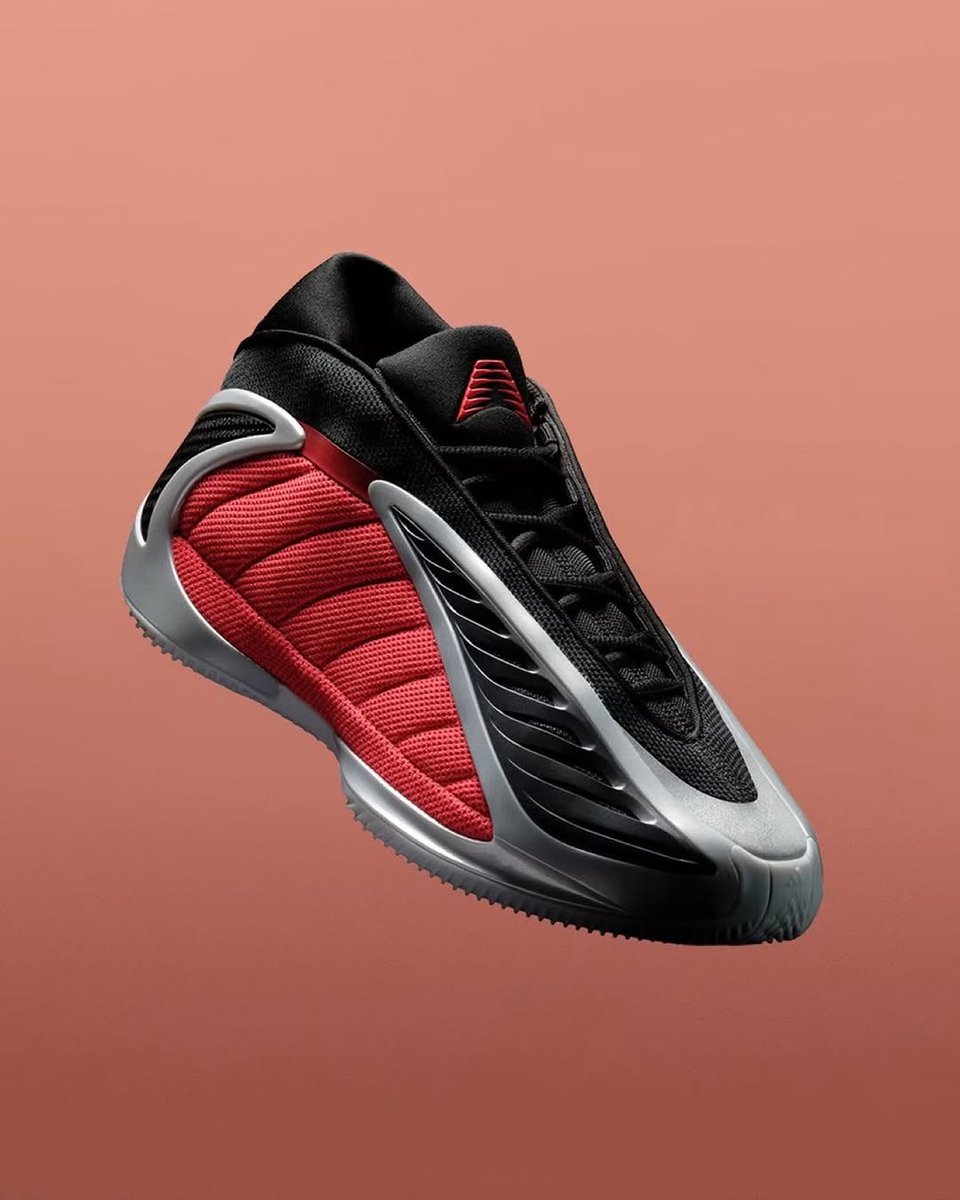 JustFreshKicks tweet media