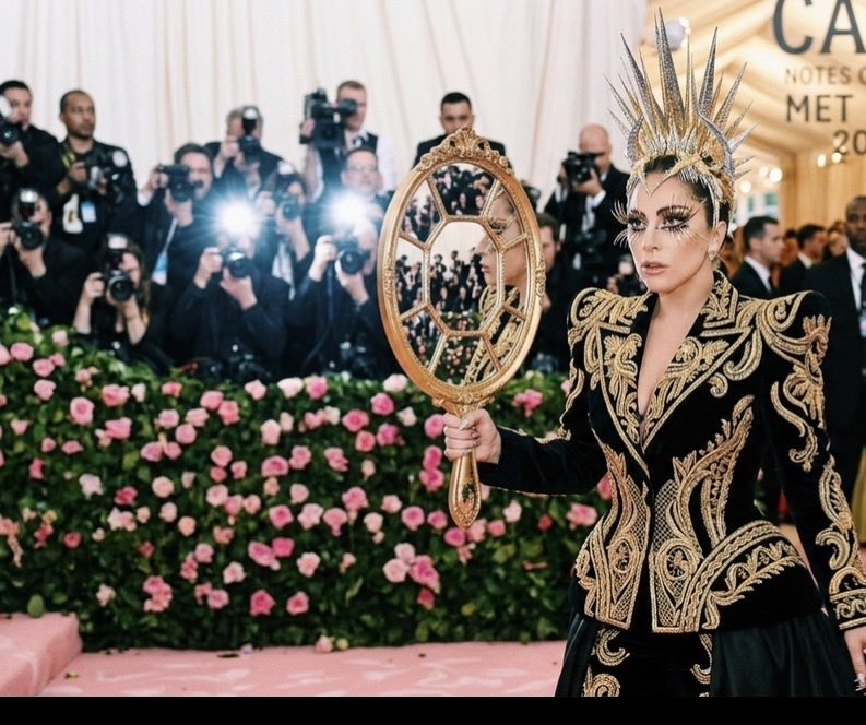 keepme61392546's tweet image. #ladygaga #metgala