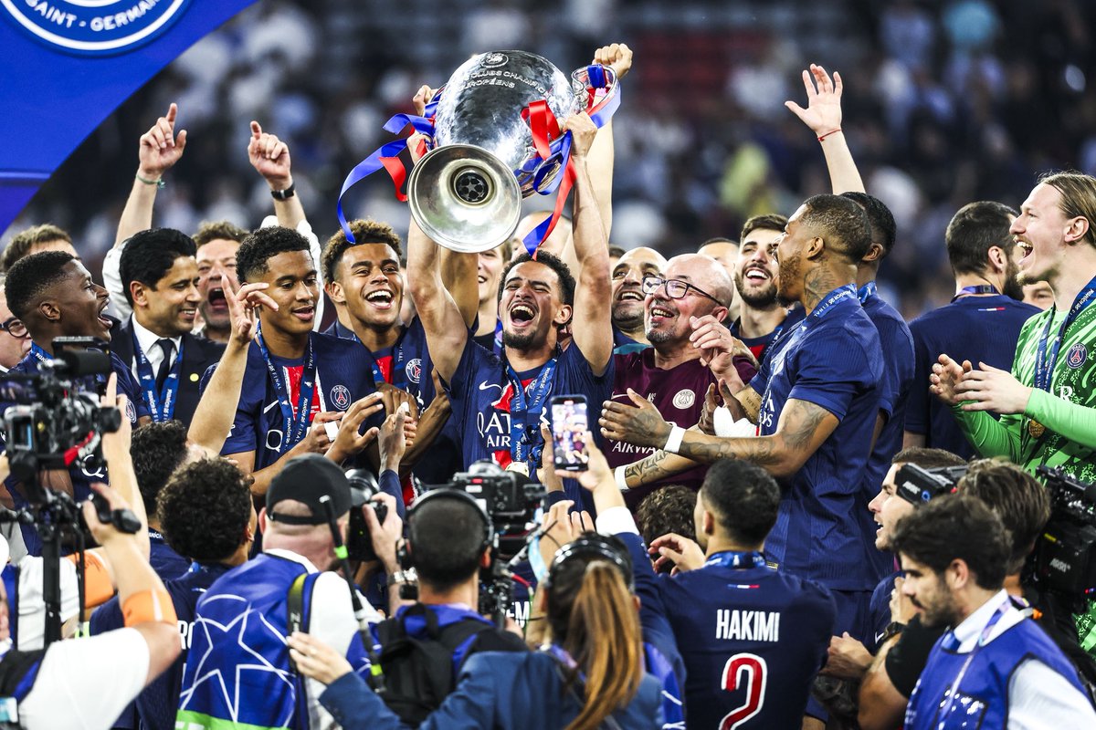 ActuFoot_'s tweet photo. 🚨 Warren Zaïre-Emery 🇫🇷 SUR LES SOUVENIRS QU'IL A DE L'ALLIANZ ARENA. 👇🏟️

🗣️ « J'ai plusieurs souvenirs dans ce stade, il y en a DES BONS ET DES MOINS BONS !

Je me rappelle de ma première année quand on a joué contre le Bayern en quart de finale où on s'est fait éliminer... ❌

Il y a la finale de Ligue des Champions où on gagne pour la première fois avec le Paris Saint-Germain, donc très fier de revenir dans ce stade, jouer une demi-finale de Ligue des Champions contre une équipe qui est incroyable et on va tout faire et tout donner pour retourner une seconde fois en finale... » 😁

🎙️ conf. de presse