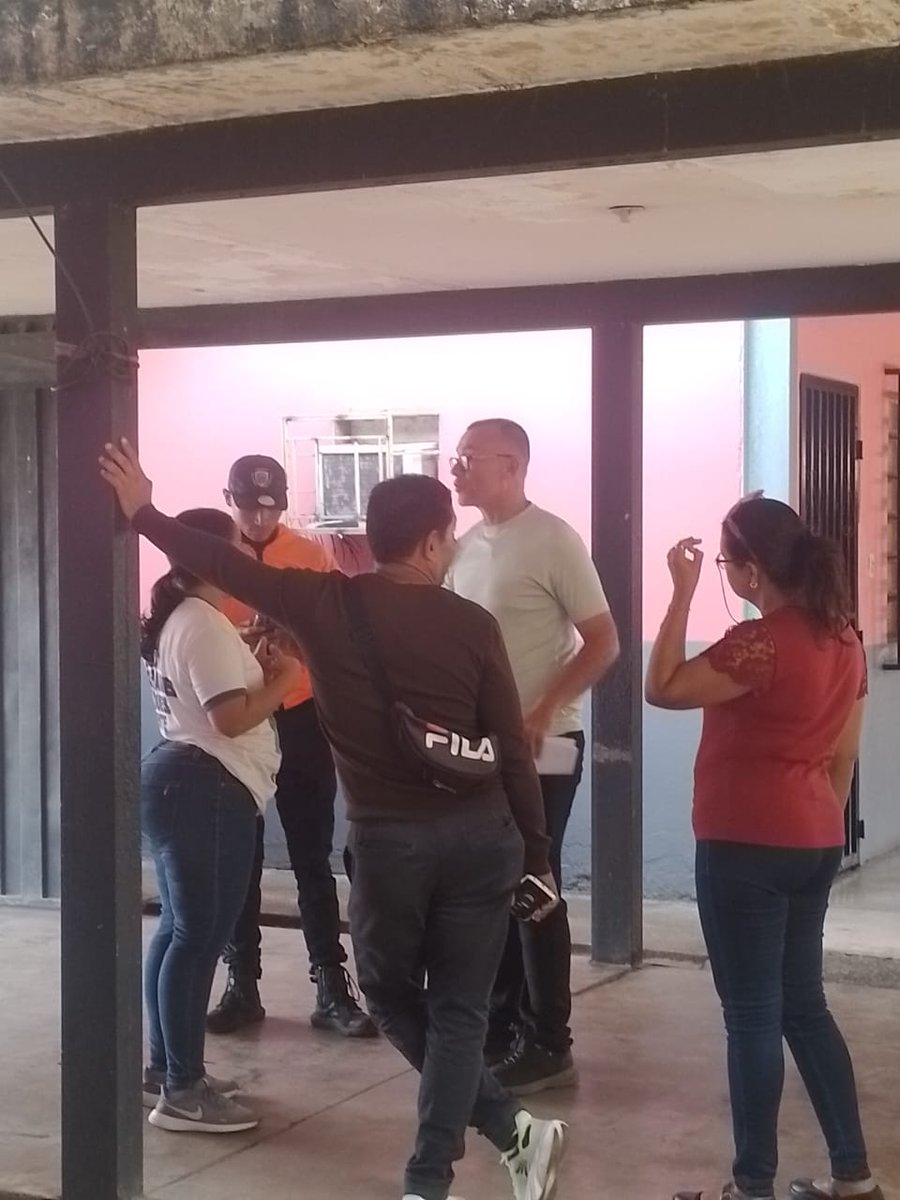 ÚLTIMA HORA: ingeniero Ricard Bracho realiza acciones violentas contra grupo de damas en la sede de la casa sindical de Guanare theelnews.org/2026/05/05/ult…