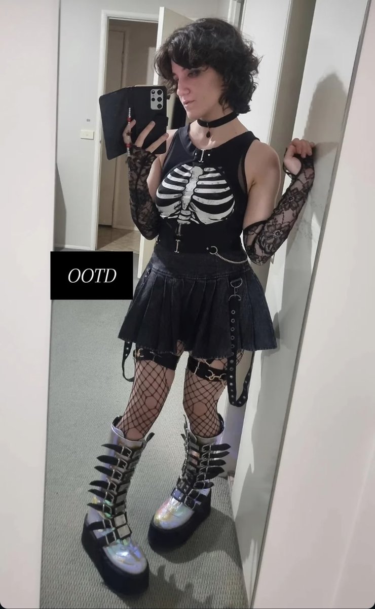 Creatur50917854's tweet photo. Showing off my petite alt ex, like or dm to goon to her~!

#wankchat #horny #cuckold #cocktribute https://t.co/fp4DWTlFgj
