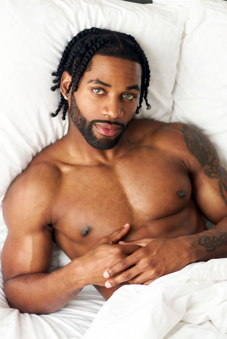 ReaquanA29119's tweet photo. Another morning thank you god #blackman #fineman #king #blackking https://t.co/YZGVHRSiYH
