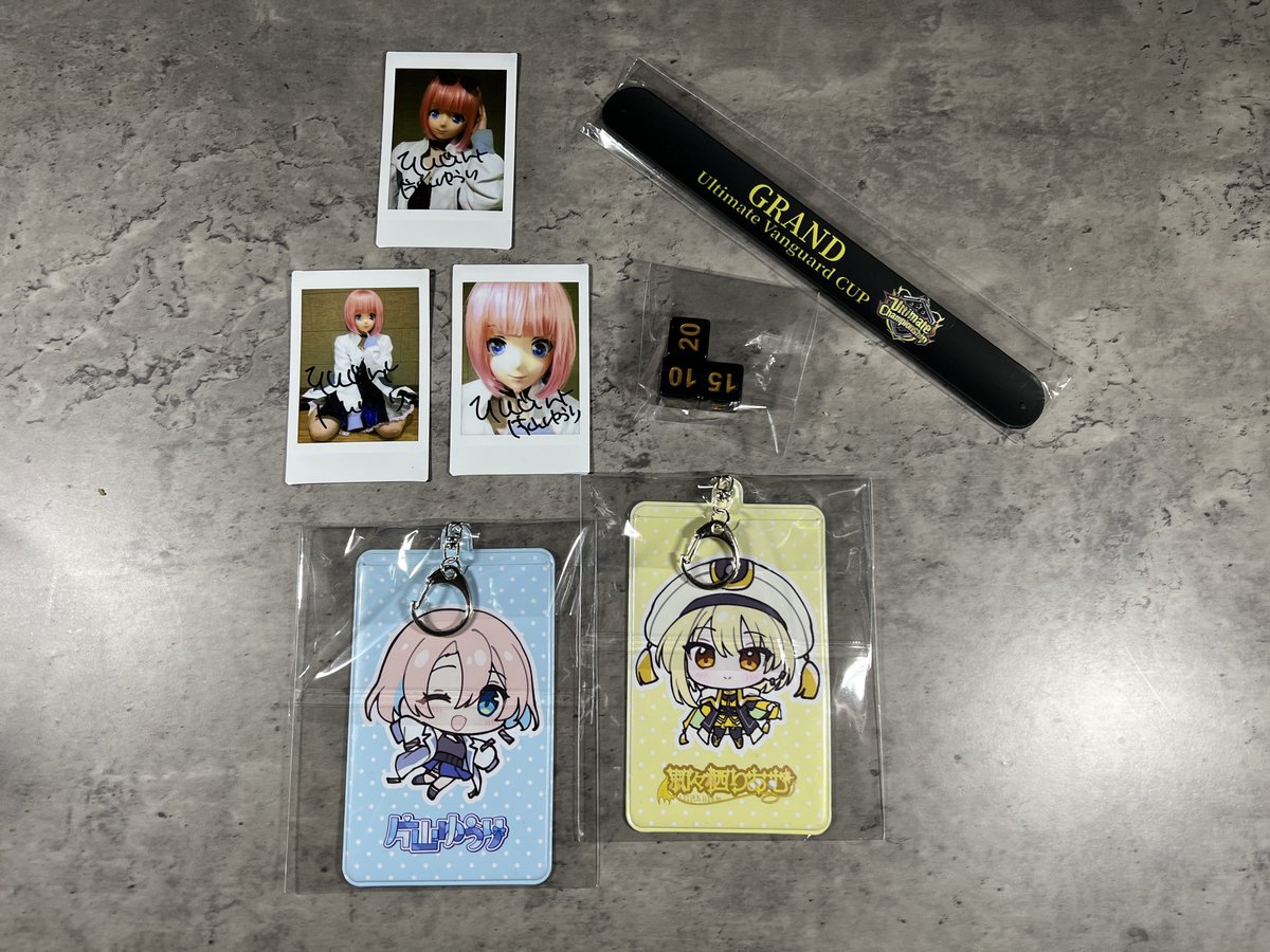 今日1日メッチャ楽しかった！ 物販で色々買えて良かった！ 缶バッジや