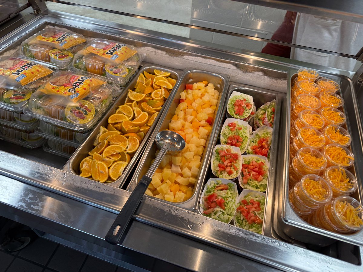 KCSDNutrition's tweet photo. Blaney Elementary School turned up the flavor for Cinco de Mayo with a delicious Mexican-inspired lunch. 🌮 🎉 From tasty tacos to fresh fruit and all the fixings, it was a fiesta on every tray. 🥗 🍊 

📸 Nikki Greenwood 

@kcsdschools #mykcsd #KershawSC #KershawSouthCarolina https://t.co/XJPKemZF9j