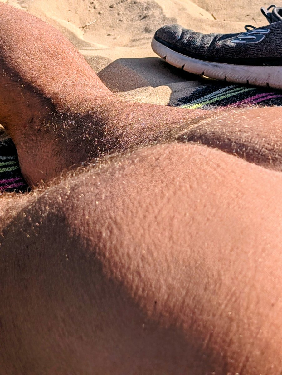 My ass is getting blond ☀️