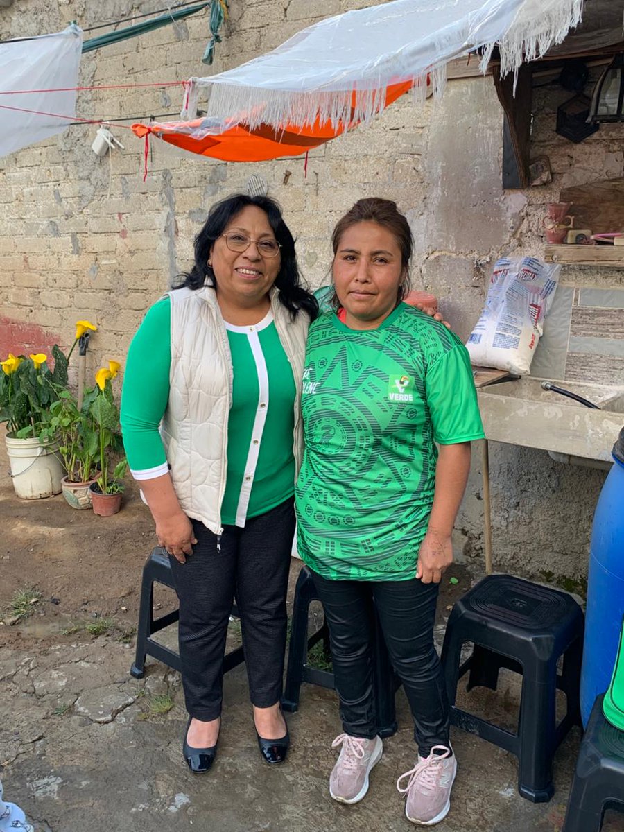 ChayitoBautist's tweet photo. 🙌 ¡Que tengan un excelente inicio de semana!
Porque aquí todas y todos cuentan, es un gusto seguir visitando sus comunidades y fortalecer juntos a nuestro #EquipoVerde. 💚✨
#TerceraRegiduría
#NicolásRomero
@pepecouttolenc
@eruviel_avila https://t.co/Kl1D4t8xbn