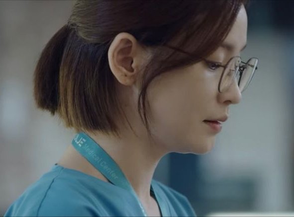 이러한 이유로 나는 고딩 au를 쓸 때
항상 송화를 흡연자로.. 만듬... 송화미안....