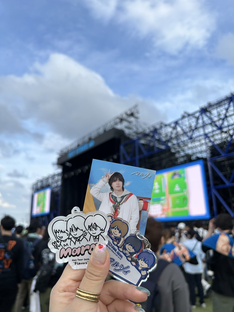 JO1INIME_I's tweet photo. この春フェスで1番楽しみにしていた日が過ぎ去った……
前日からマルシィのタオルとグッズをもって写真を沢山撮ってたから良かったけど、
来年はステージ立とうね！前方当てるぞぉ！

@marcy0910 @ukyoson1017 @shujiguitar @takumidooon1227  #マルシィ  #jfes https://t.co/FMGMRSkpBZ