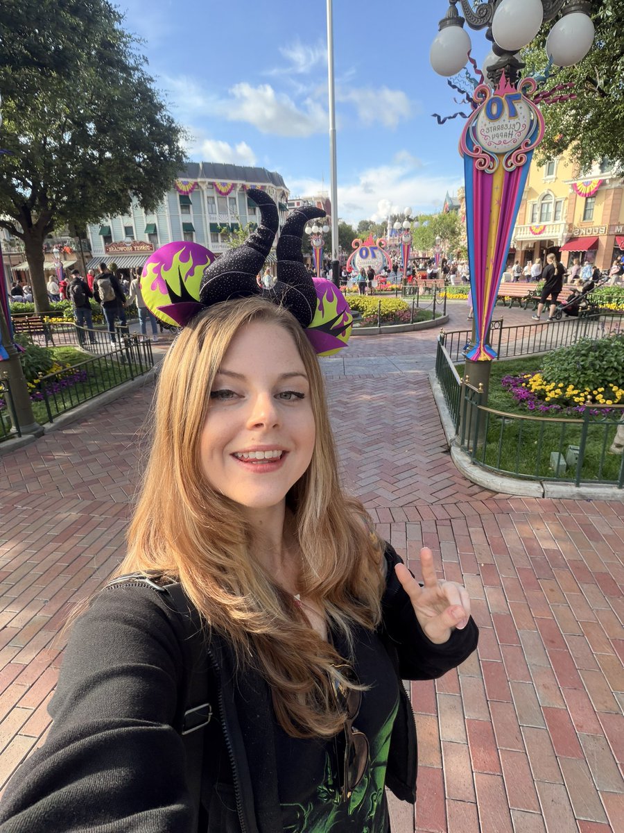Ashley tweet media
