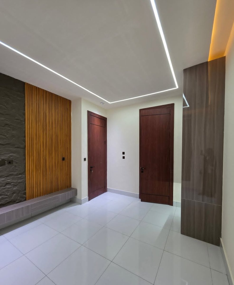 talk2ajala's tweet photo. 5 bedroom detached duplex with a swimming pool for sale . 
Location - Chevron Tollgate Lekki Lagos. 
Price - 530M.
Title - Governor's Consent . 
#ajalawhitastoneproperty #luxurybedroomdetacheed #estateagency #propertymarketing #semidetachedduplexinlagos https://t.co/HqRbdmmmgl