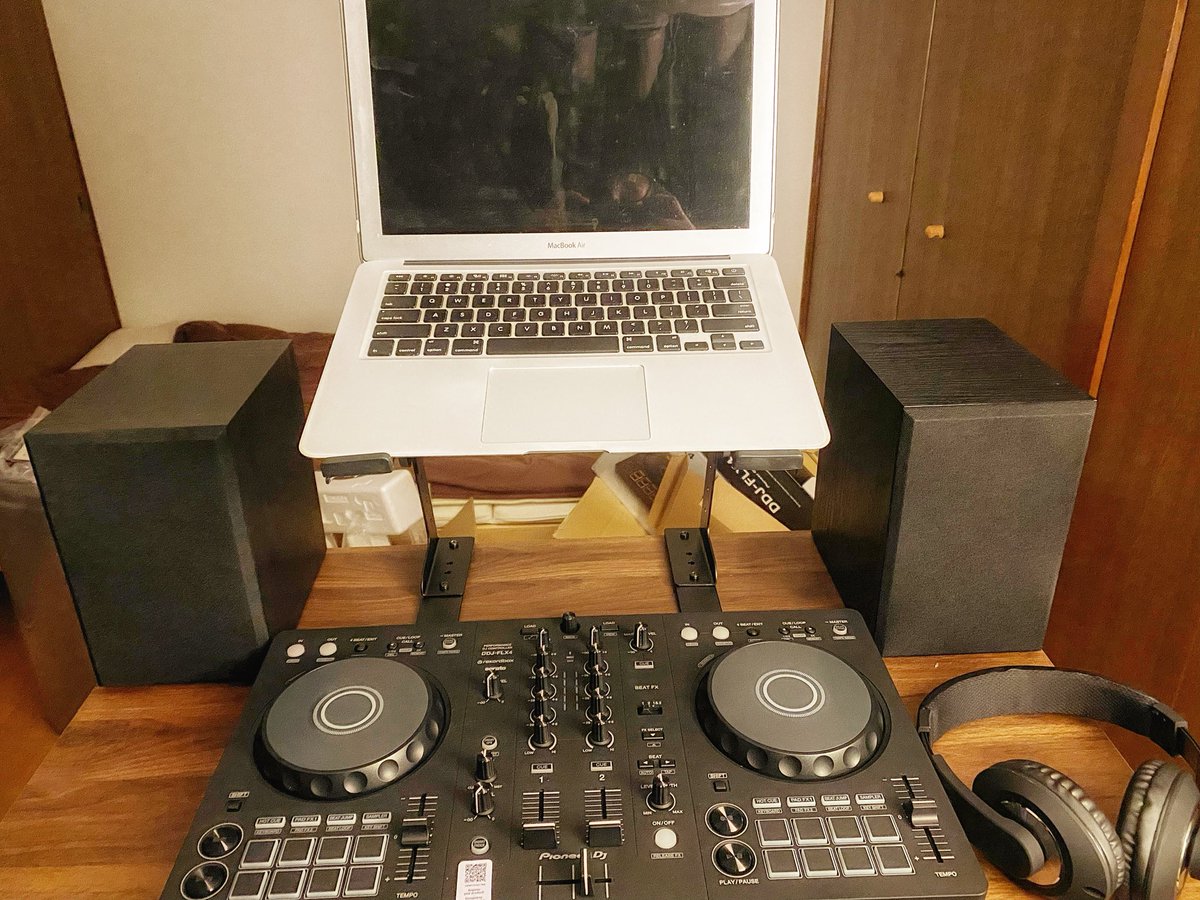 premium_masami's tweet image. 遂に。DJデビュー🎧
練習して上手くなるぞー！
#DJ #DJデビュー #DJ初心者