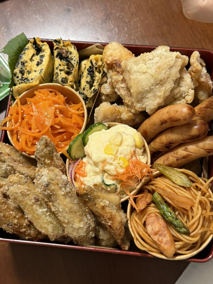 さる tweet media