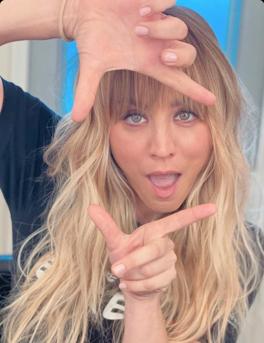 Kaley Cuoco tweet media