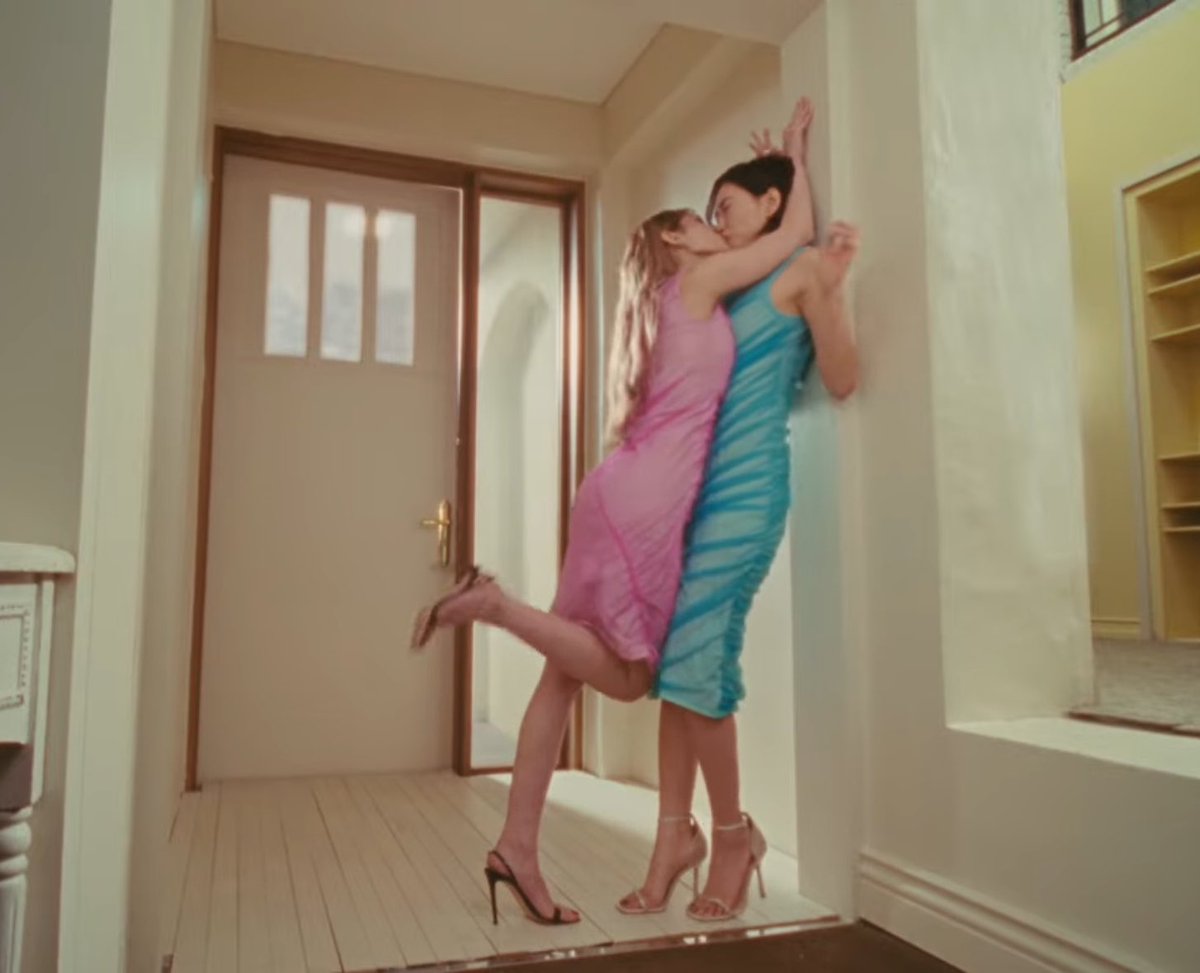 The way sejeong and chungha will recreate this tomorrow in the next mv teaser