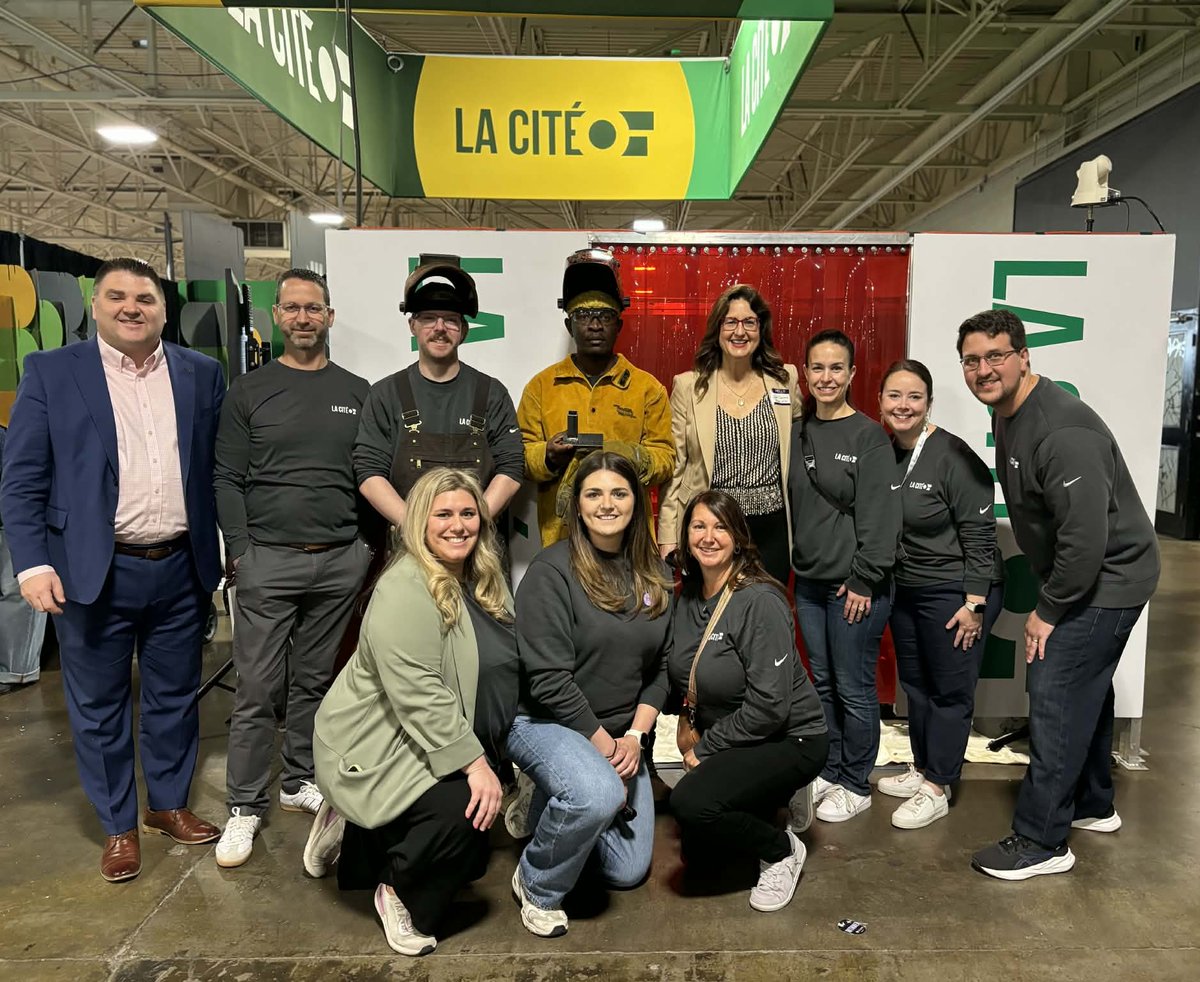CollegeLaCite's tweet photo. Bon succès à nos étudiant.e.s à la compétition Skills/Compétences Ontario à Toronto! 

Votre talent fait rayonner la relève des métiers spécialisés.

Ravis d’y accueillir @DavidPiccini, Candice White et @SherefSabawyPC. @skillsontario 
@lynncasimiro @lacitepatrick https://t.co/PdqqWRSBmd