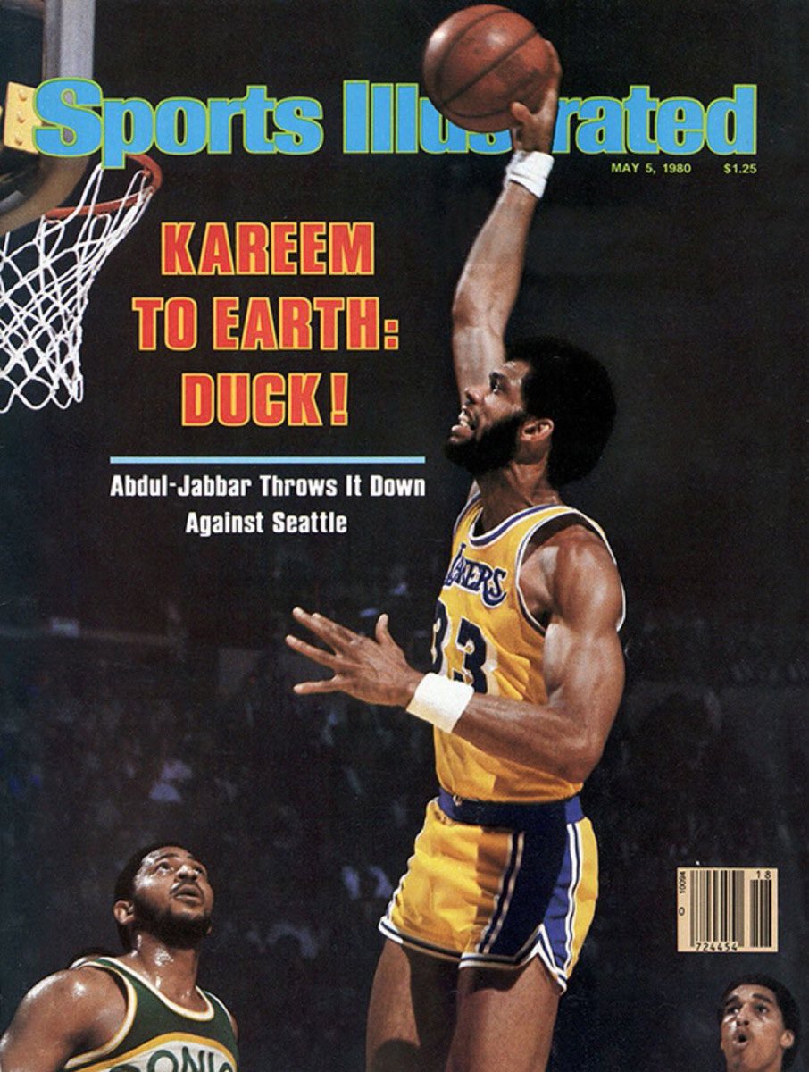 YvanMontgury's tweet image. May 5, 1980 Sports Illustrated : 

Kareem to earth : Duck ! 

Abdul-Jabbar throws it down against Seattle #Lakeshow